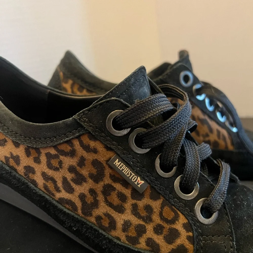 8.5 Mephisto Bretta Leopard Print Leather Sneakers - Picture 2 of 7